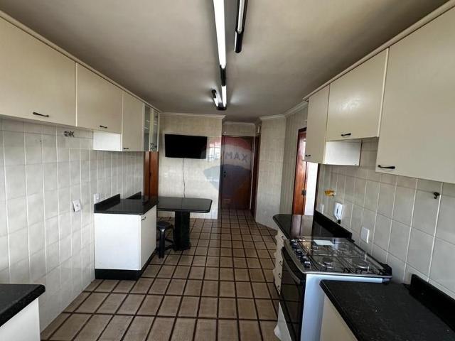 Apto no Edifício Gêneses Goiabeiras R$ 650.000