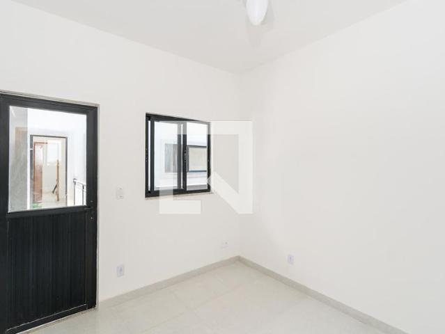 Apto, Olaria, 1 Quarto, 30 m2 Rio de Janeiro