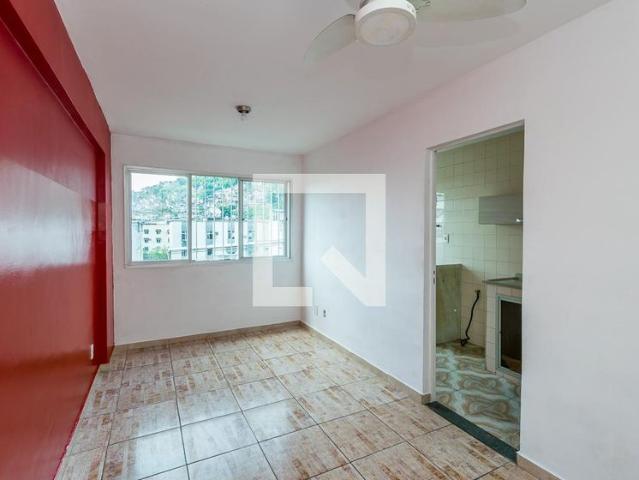 Apto, Olaria, 2 Quartos, 52 m2 Rio de Janeiro