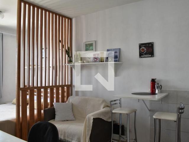 Apto, Centro, 1 Quarto, 28 m2 Curitiba