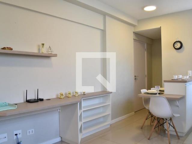 Apto, Centro, 1 Quarto, 38 m2 Curitiba
