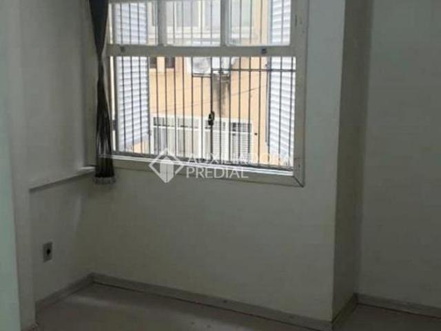 Apto de 2 dormitórios e elevador no Centro Histórico