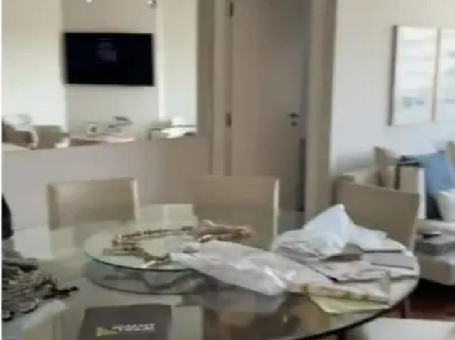 Apto impecavel 3 suites living para 2 ambites amplos 2 vaga deposito Otima localização, pro