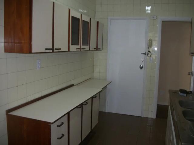 Apto locação 02 dorm, sala ampla, dep e banheiro de serviço, 100m 01 vaga Rua Sabara