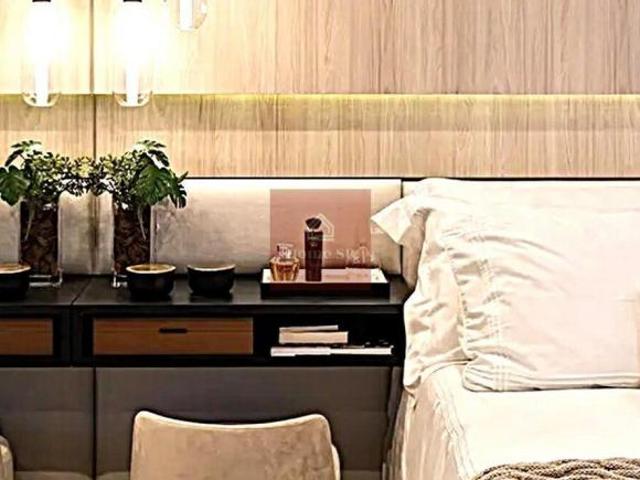 Apto 217 m2, 4 suítes, 3 vagas. Com quadra de Tênis