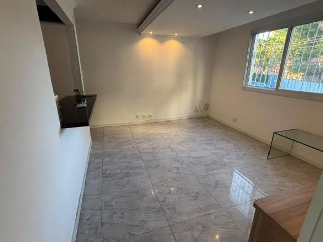 Apto 2 dorm com planejados com 01 vaga de garagem