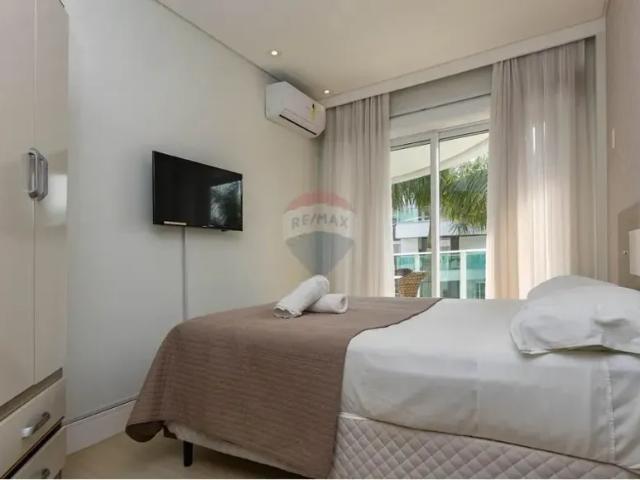 Apto 3 Quartos • 50 m da Praia • Piscina, Jacuzzi, Estacionamento