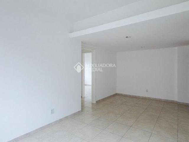 Apto, 67 m² de área útil, 2 dormitórios espaçosos + dependência com banheiro, andar alto e muito Sol