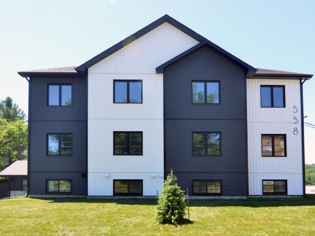 Apts 3 1/2 à Louer Val Joli