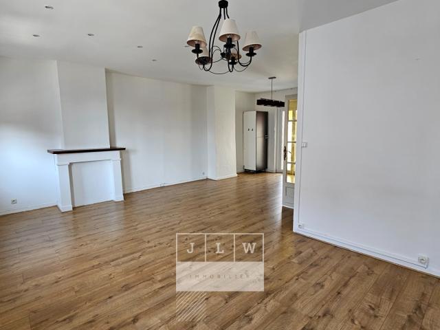 AQAN LL152 Loos Appartement T4 NON MEUBLE