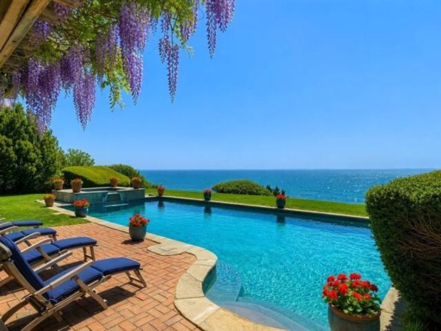 Aqua Dr, Southampton, Home For Sale