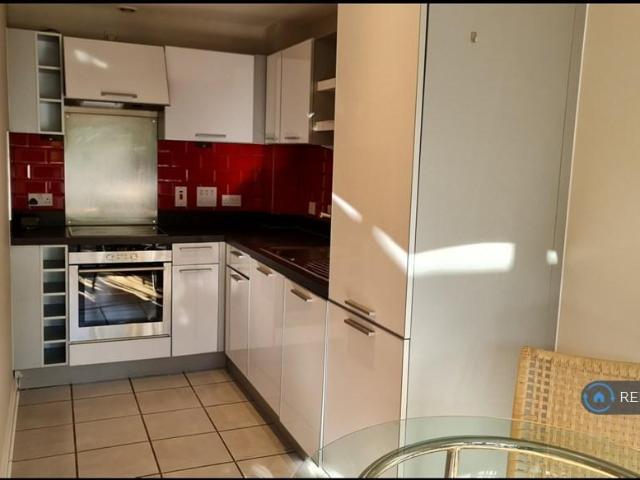 Aqua House, London, NW10 1 bed flat to rent £1,825 pcm £421 pw