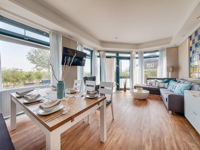 Aquamarin – bright 65 sqm apartment with sea view terrace, directly on Fehmarn South Beach