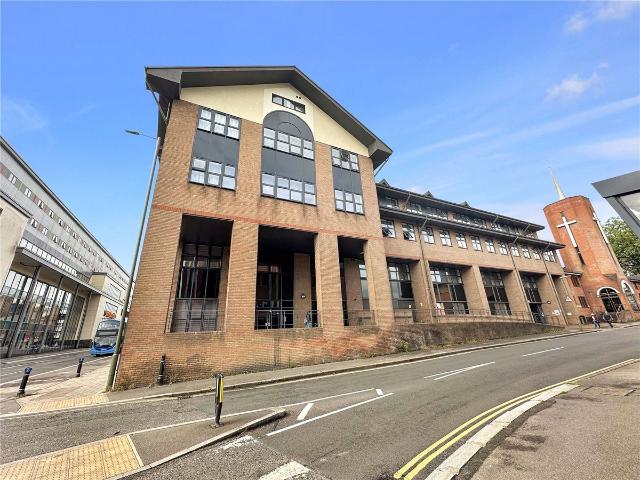 Aquila House, 35, London Road, Redhill, Surrey RH1, 3 bed flat to rent, £1,780 pcm | PrimeLocation