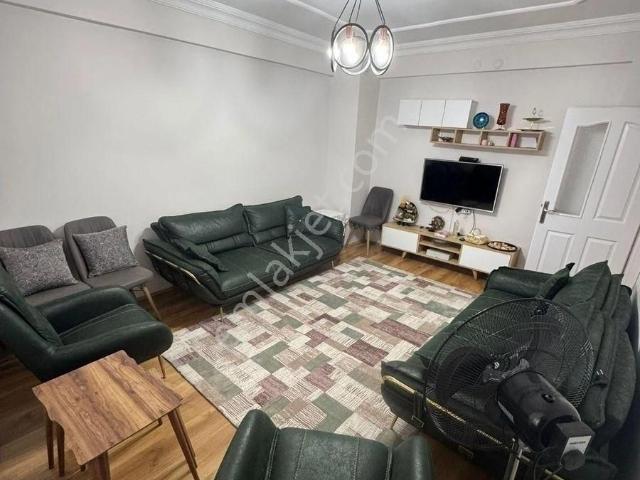 Çarşıya Yürüme Mesafesinde Geniş Ve Bakımlı Satılık 3+1 Daire