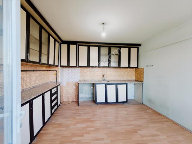 ! Çarşı Yakınında Kiralık 3+1 Doğalgazlı Daire !