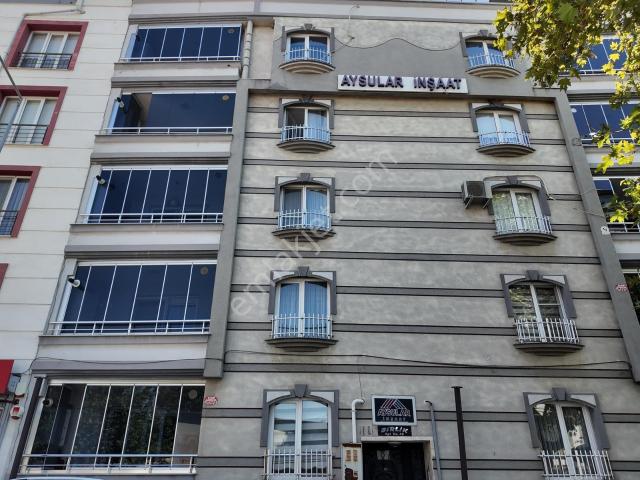 Çarşamba Pazarı Cadde Üzeri Bakımlı Asansörlü 270m2 6+1 Dubleks