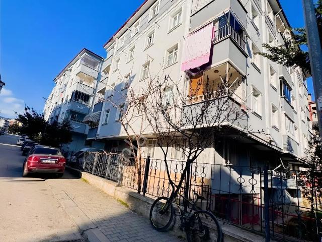 Çarşamba Pazarı Karşıyaka Polis Merkezi Civarında 2+1 Eşyalı