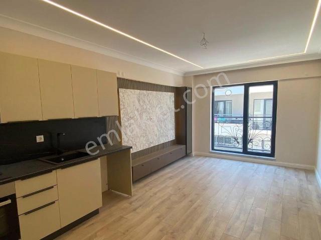 Çarşı'dan Başkent Hastanesi Yanı Prestijli Konumda Geniş 1+1