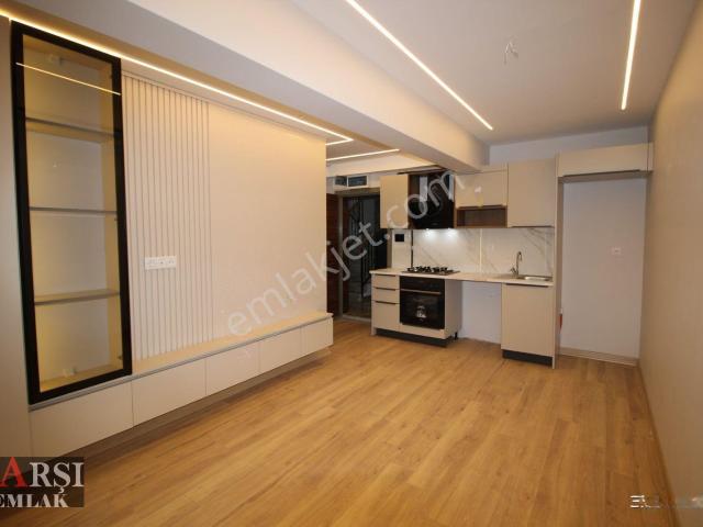 Çarşıdan Kazakistan Caddesinde Sıfır 1+1 Teraslı Keyifli Daire