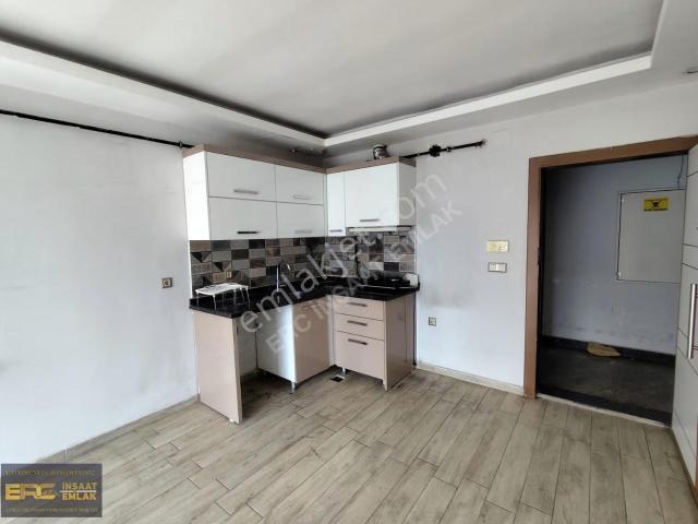 Çarşı Denizbank Civarında Kiralık 1+1 Daire