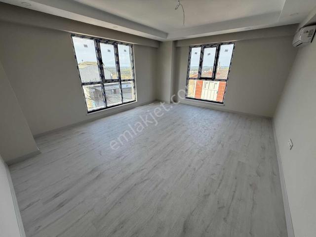 Arıkoğullarından Site İçinde Güvenlikli Otoparklı 3+1 130m2