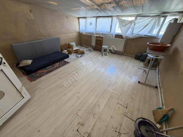 Arıkoğullarından Uğurmumcu Mh Kiralık Çatı Katı 2+1 65m2