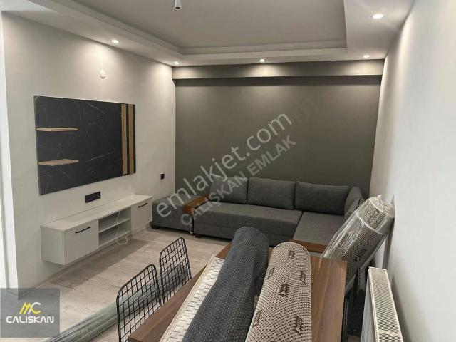 Çarşı Merkez,çekenli İş Merkezi Karşısı Satılık 1+1
