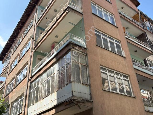 Çarşı Merkez Yayla Mahallesinde Ara Kat 2+1 Satılık Daire