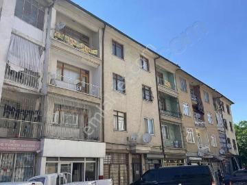 Çarşı Merkez Yakını 3+1 Kombili Bakımlı 190 M² Kilerli