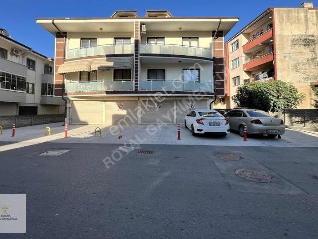 Çarşı Merkez'de 4+1 Garajlı Çatı Dubleks Kiralık Daire