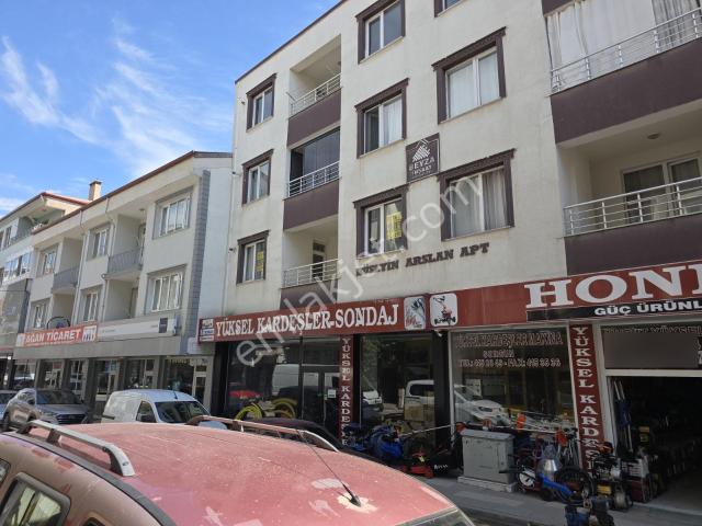 Çarşı Merkezde, 100 M² Satılık 2+1