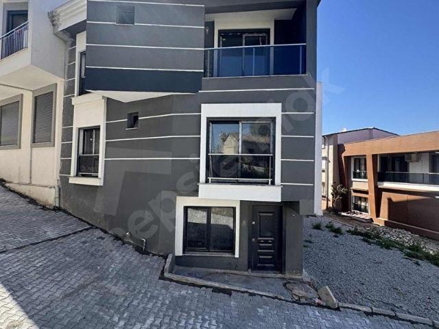 Çarşı merkezde 3+1 ayrı mutfaklı kiralık işyeri villa !