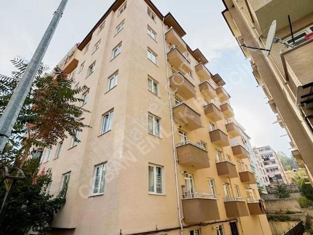 Çarşı Merkez'de Yatırım Uygun Balkonlu Arakat 1+1 Satılık Daire