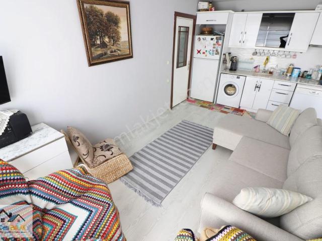 Çarşı Merkezde Asansörlü Binada Satılık 1+1 Daire