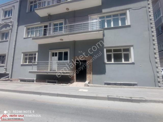 Çarşı Merkezde Şemsiyeli Sokak Altı Kiralık Ofis