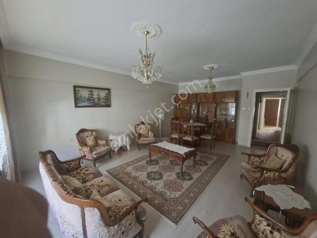 Çarşı Merkezde Full+full Eşyalı Kiralık 3+1!