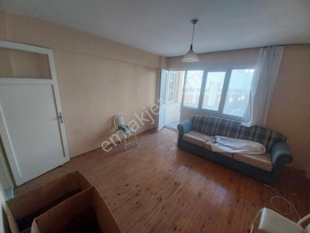Çarşı Merkezde Kaçırılmayacak Fırsat 2+1 90m2 Arakat Acilsatılık