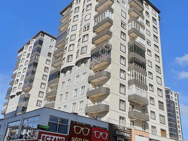 Çarşı Merkezde Kapalı Otoparklı 3+1 Kombili Daire