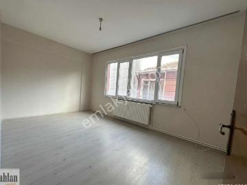 Çarşı Merkezde Kiralık Arakat Daire