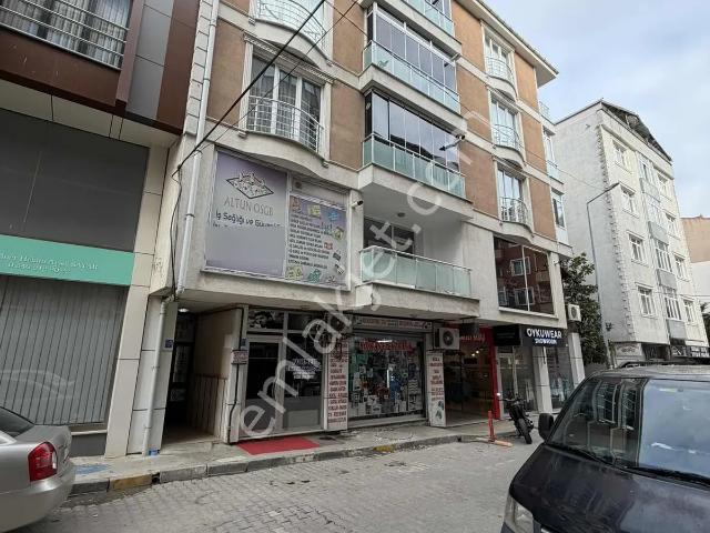 Çarşı Merkezde Kiralık 3+1 Arakat 145 M2 Daire