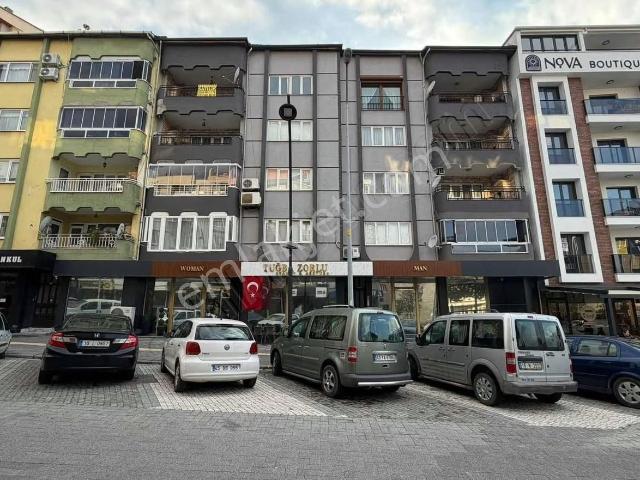 Çarşı Merkezde Özel Otoparklı 155m2 Asansörlü Daire