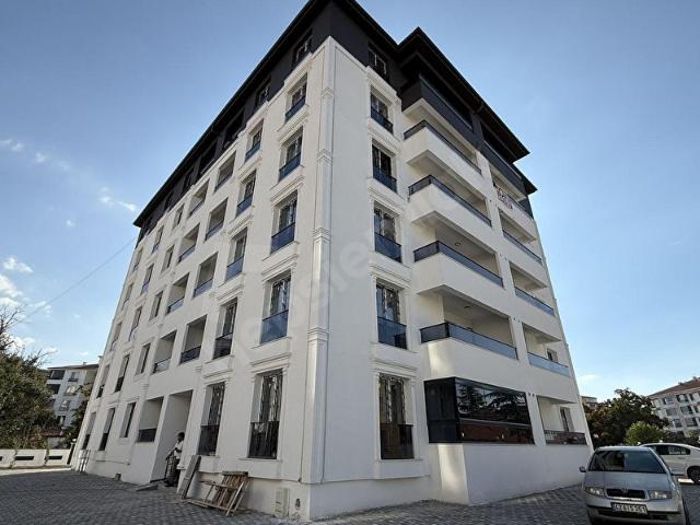 Çarşı Merkezde Sıfır Daire