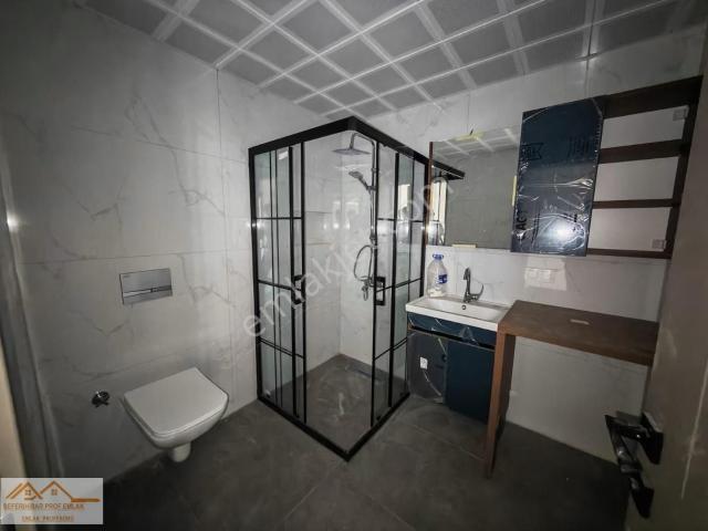 Çarşı Merkezde, Sağlık Ocağı, Okullar Bölgesinde 2+1