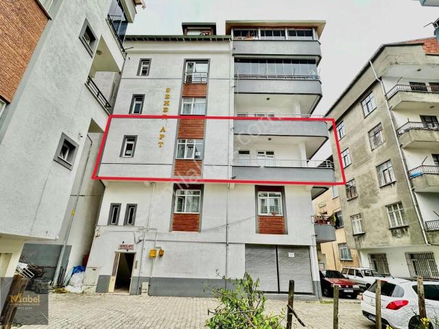 Çarşı Merkezinde Özel Bakımlı Masrafsız Asansörlü 140 M2 3+1