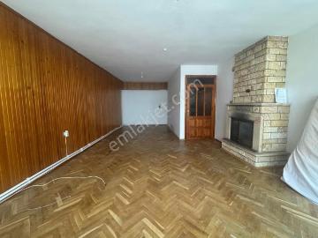 Çarşı Merkezinde Geniş Ferah 3+1 165 M² Şömineli Kiralık Daire
