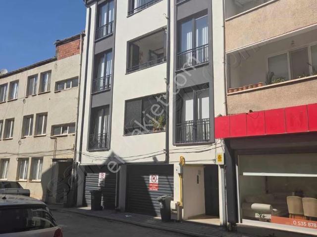Çarşının Merkezinde 2+1 105 M² Brüt 2 Balkon Ebeveyn Banyolu