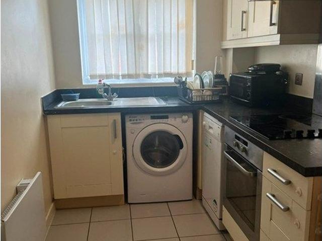 Armthorpe, Doncaster DN3, 2 bed flat to rent, £775 pcm | PrimeLocation