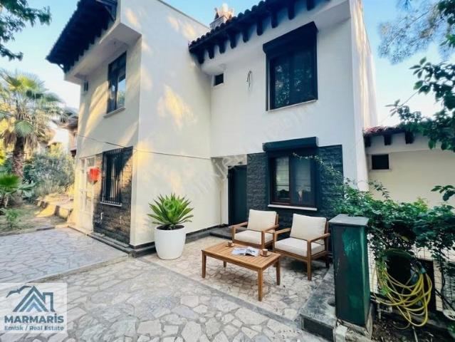 Armutalan'da Satılık Lüks Villa Deniz Ve Doğa Manzaralı 4+1