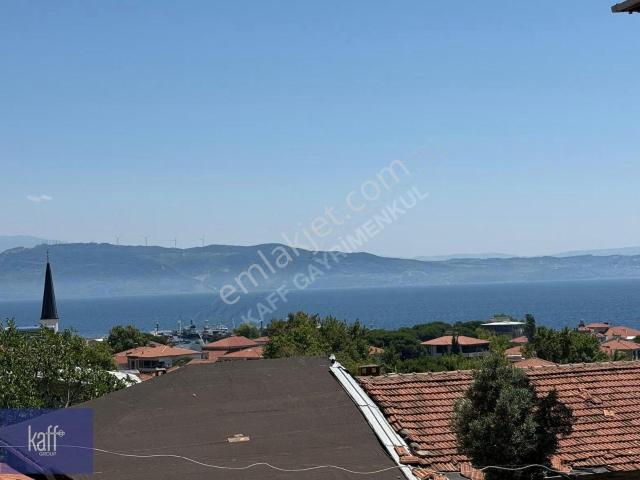 Armutlu'da Deniz Manzaralı Hayalinizdeki Müstakil Köy Evi